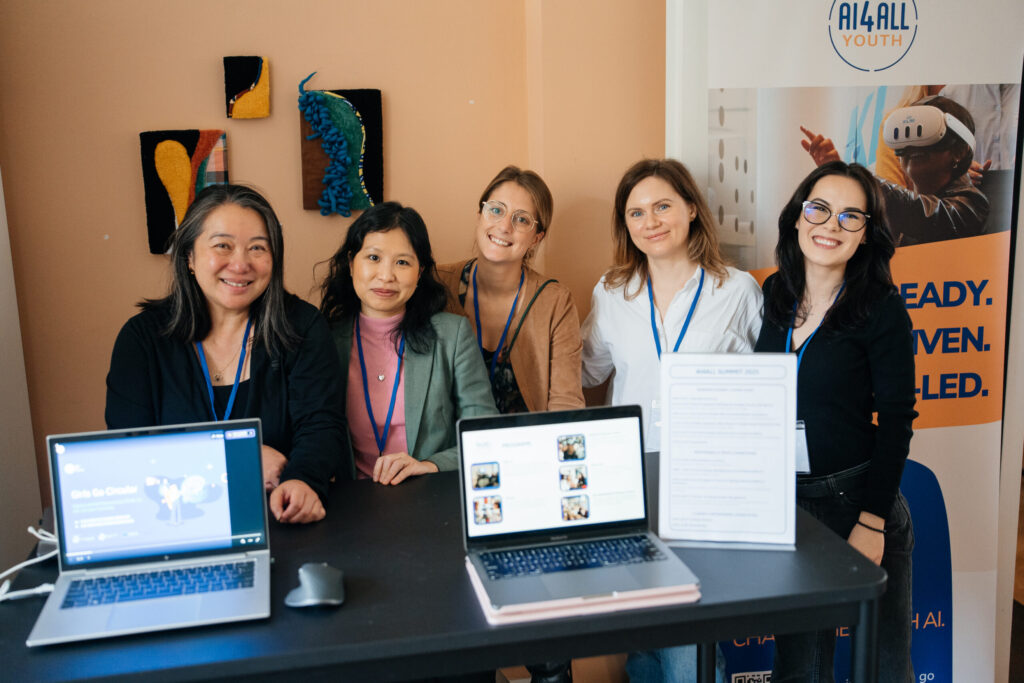 Elena Miliaeva with the AI4ALL community
